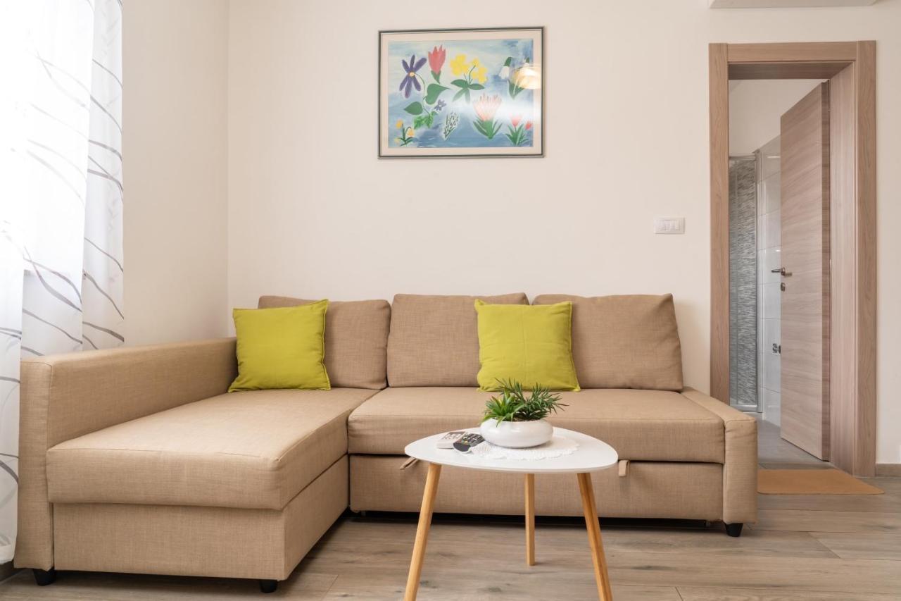 Tomi Appartement Pula Buitenkant foto