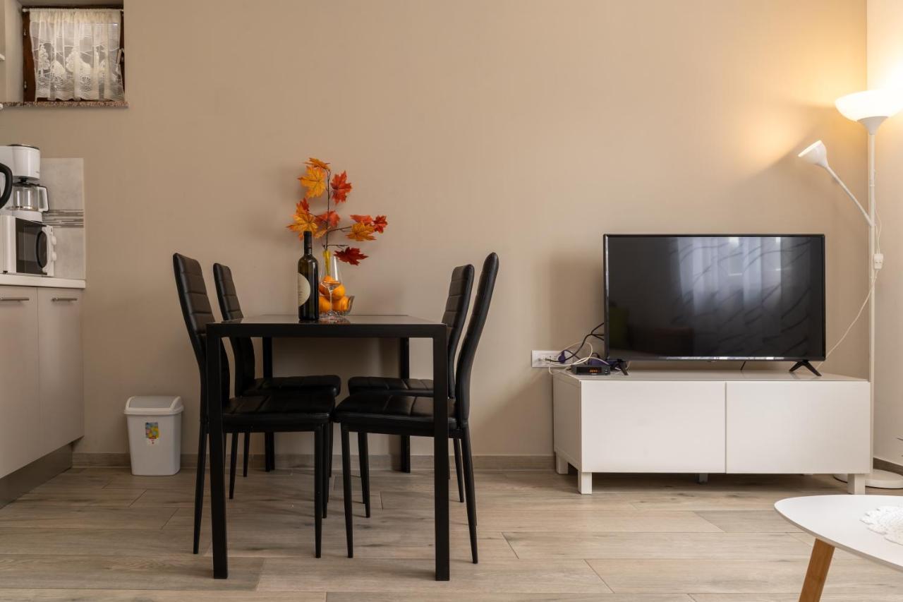 Tomi Appartement Pula Buitenkant foto