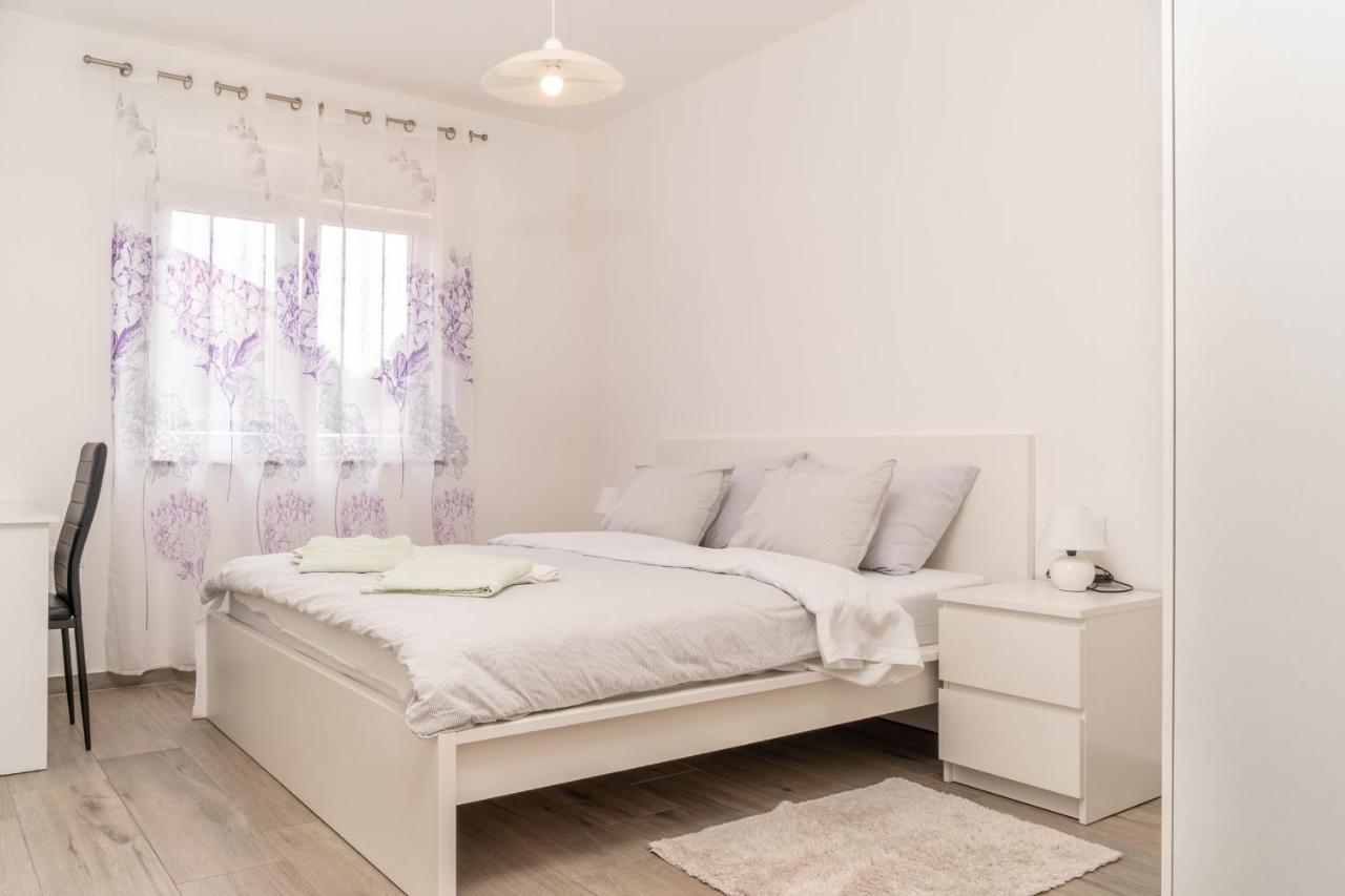 Tomi Appartement Pula Buitenkant foto
