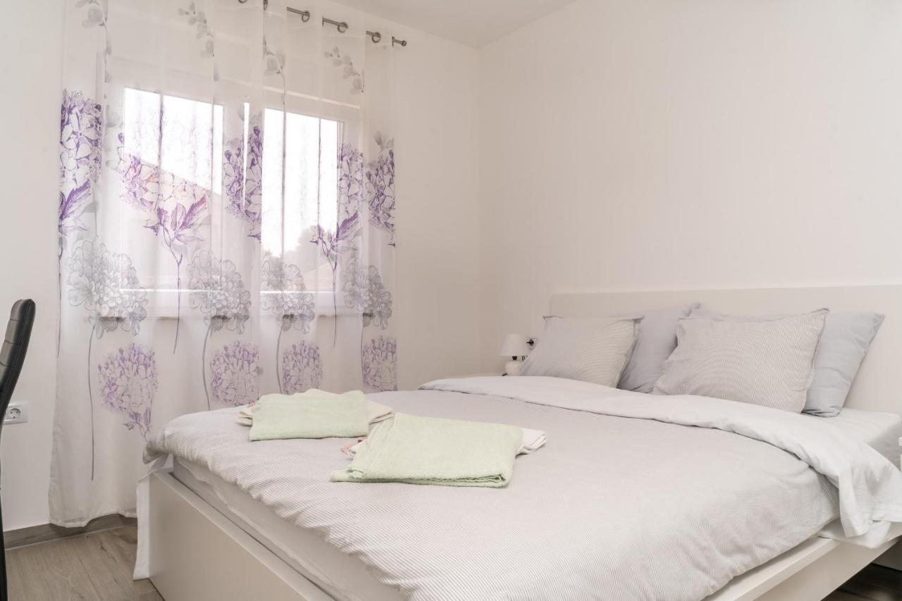 Tomi Appartement Pula Buitenkant foto