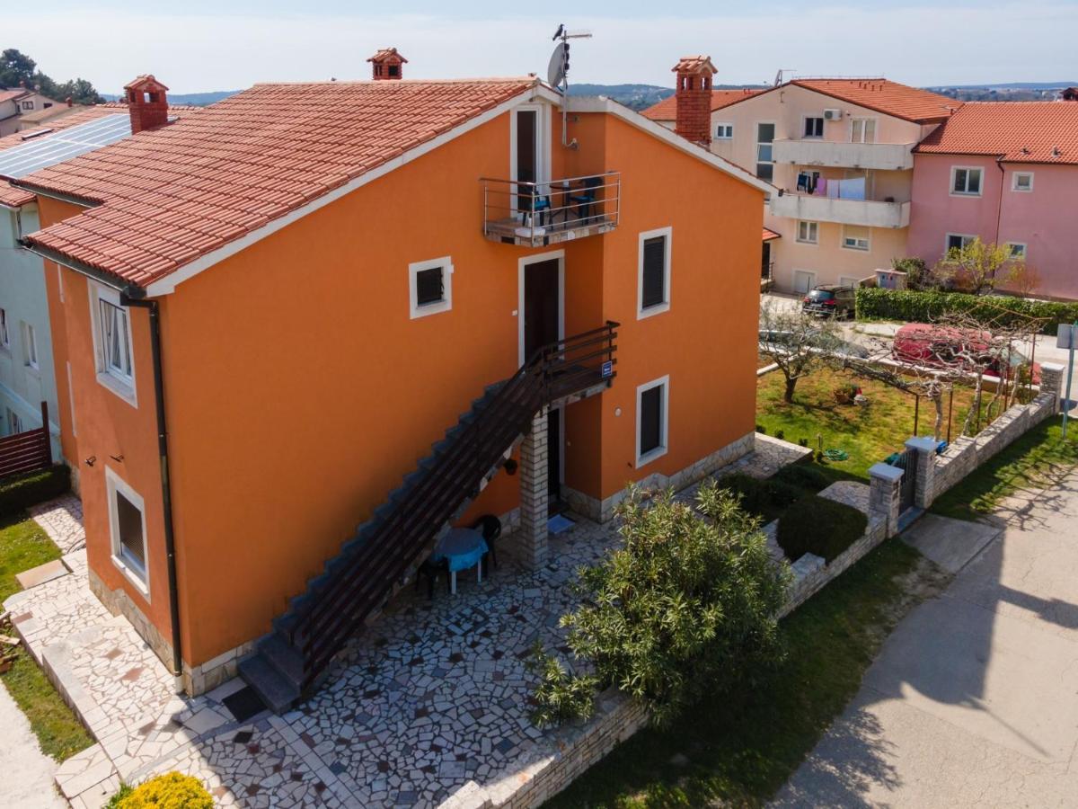 Tomi Appartement Pula Buitenkant foto