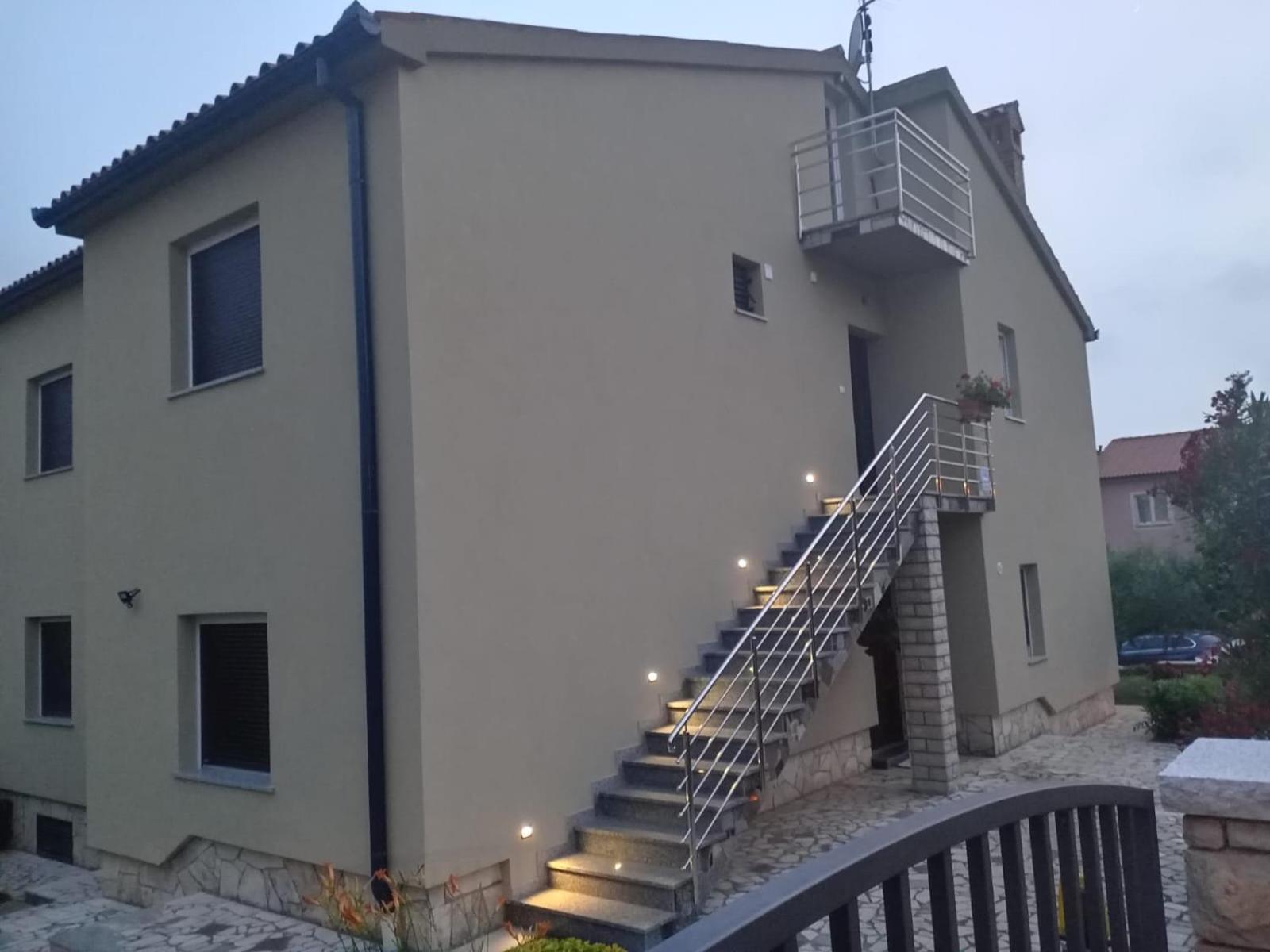 Tomi Appartement Pula Buitenkant foto